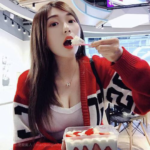 维拉中场推进快速拉开空间制造机会，维拉villa
