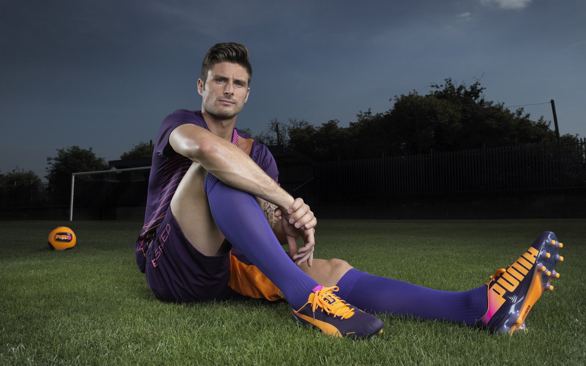 九游官网下载电脑版-“法甲豪门厮杀激烈，争夺冠军位置拉开差距”，法甲 豪门